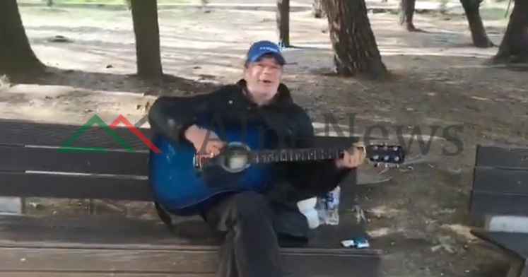 NJË E SHTUNË TEK LIQENI/ Rreze dielli, relaks dhe pak… këndim LIVE! (VIDEO)