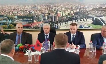 "KRIMI NË SHKODËR"/ Ministri Lleshaj prezanton prefektin e ri: Niveli i sigurisë është sfiduar disa herë, angazhim më të madh për…