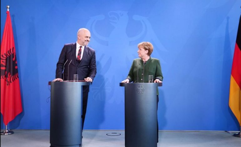 TAKIMI ME MERKEL/ Edi Rama flet për kërkesat që do t’i paraqesë kancelares: Shqipëria meriton të hedhë hapin E MADH