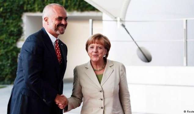SAMITI I BERLINIT/ Kancelarja Merkel publikon AXHENDËN. Nga takimi me kryeminsitrin RAMA tek…