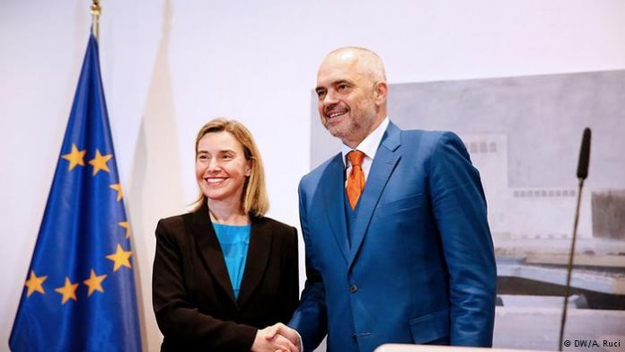 PËRFAQËSUESJA E LARTË E BE-së/ Pres hapjen e negociatave për Shqipërinë në qershor