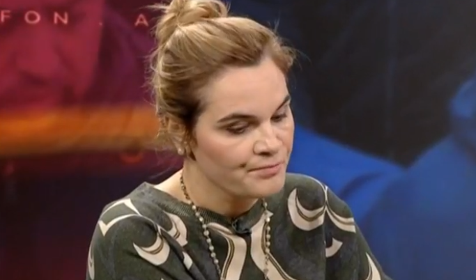 “PO KUSH TË BESON TY”/ Monika Kryemadhi në intervistë, komentuesit: Paske vesh… (FOTO)