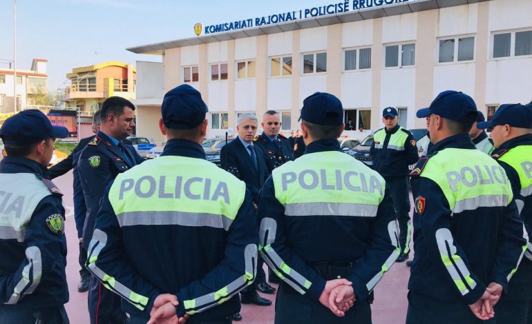 NDALUAN GRABITËSIT/ Tre policët e Rrugores marrin shpërblim