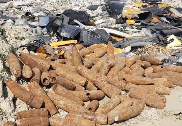 QË PREJ VITIT…/ Zbulohet një arsenal predhash në shtratin e lumit Shkumbin