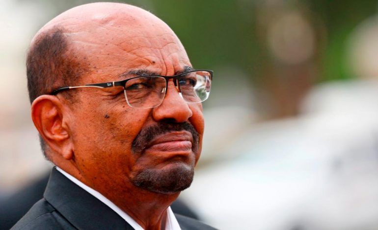 30 VITE NË DETYRË/ Presidenti i Sudanit “dorëzohet” pas grushtit të shtetit