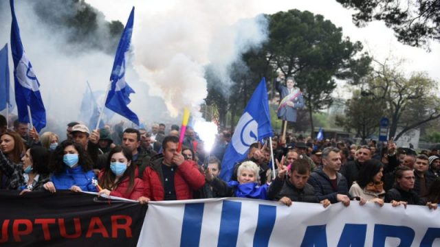 SHMANGNI KËTO RRUGË/ Nesër pasdite PD dhe LSI bllokojnë qarkullimin, ja kush i drejton
