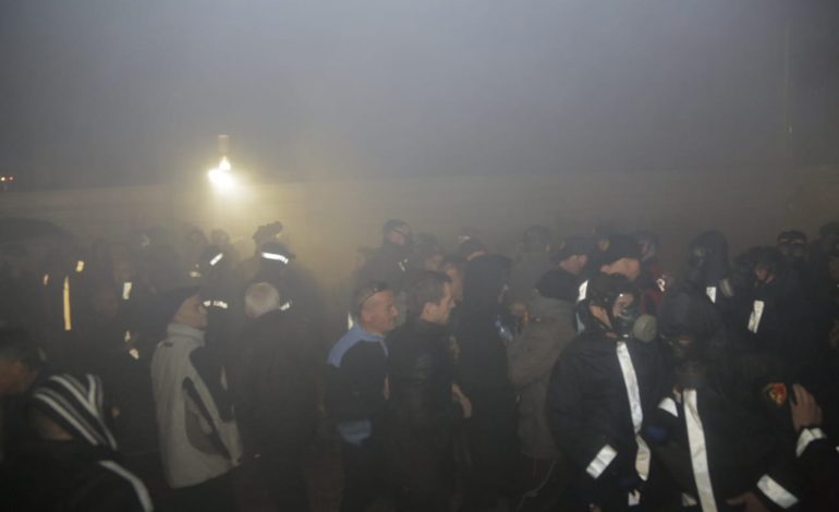 PROTESTA/ Arrestohen 37 persona, hetohet në gjendje të lirë Gazment Bardhi