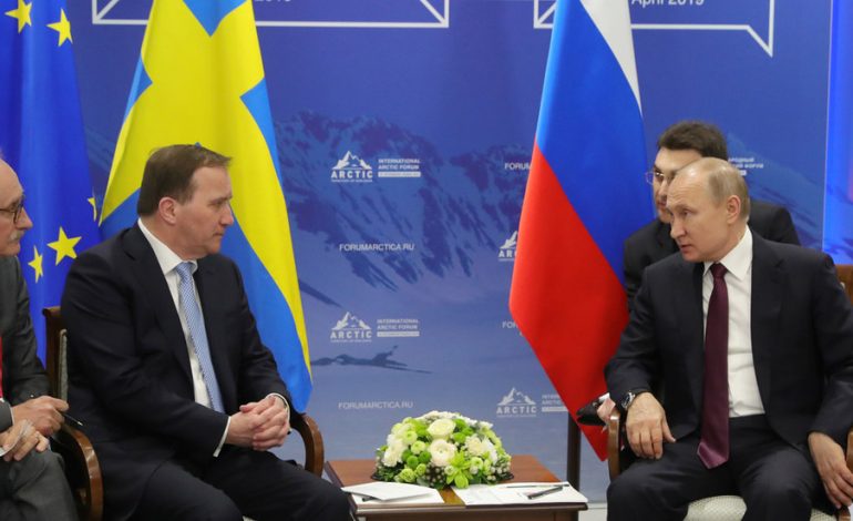 “UNË THASHË ‘MIQTË’, AI…”/ Putin revoltohet, quan “bandit” përkthyesin