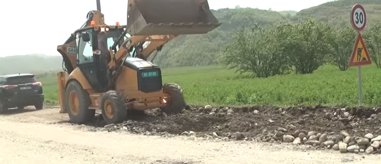 PUNIMET NË AKSIN BURREL-KLOS/ Sonila Qato: Vonesat kanë ardhur nga … (VIDEO)