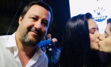PUTHJA VIRALE/ Historia e 2 vajzave lesbike që futën kurth Salvinin
