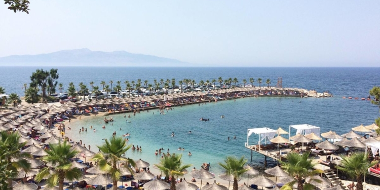 “GJENERATORI” I EKONOMISË/ “Turismo.al”: Numër rekord i turistëve, 1.85 miliardë euro… (SHIFRAT)
