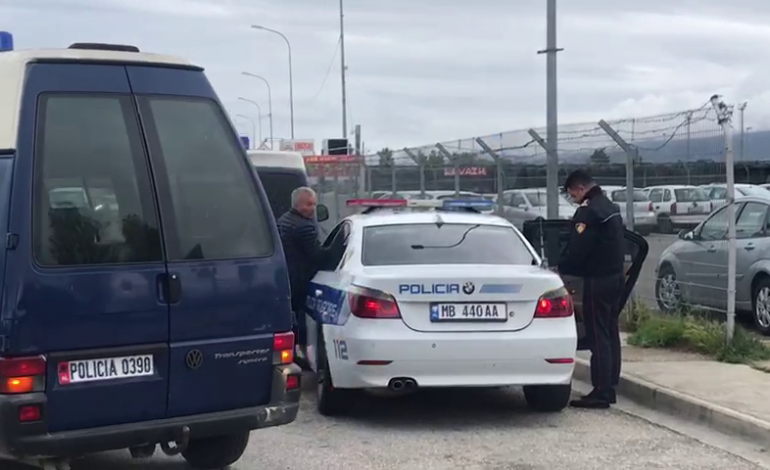 PAMJE TË RËNDA/ Me veshje të zezë, ja si u gjet viktima pas grabitjes në Rinas