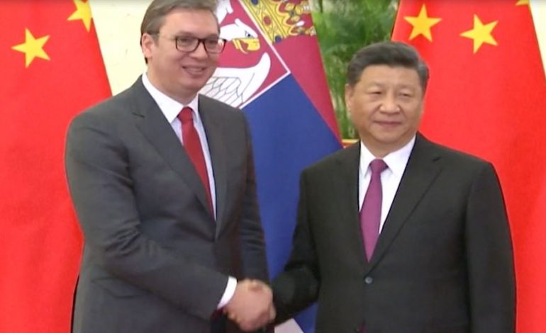 DIALOGU ME KOSOVËN/ Vuçiç e “çon” çështjen në Kinë: Ndryshe nga perëndimi…
