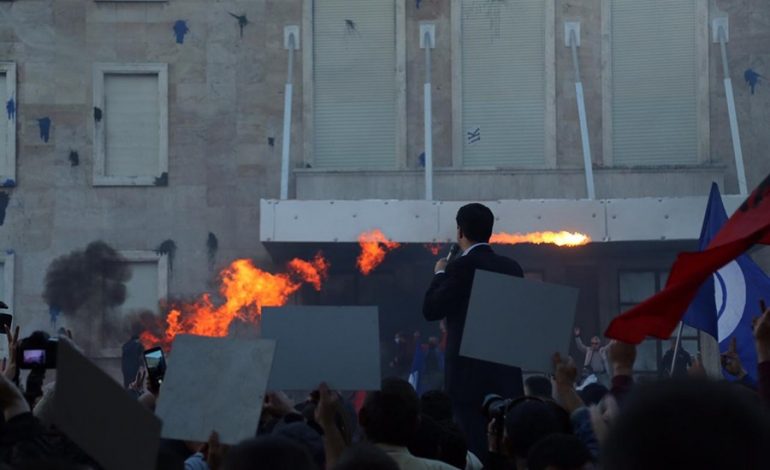 “POLITIKE QORRE”/ Rama: Çfarë trishtimi një lider opozite që me zë të ikur i thotë qeverisë “Aman ik!”