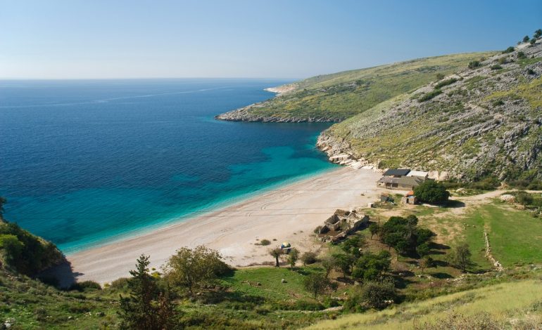 RAMA PUBLIKON SHKRIMIN E MEDIAS FRANCEZE/ “Me këtë artikull për thesaret tona të trashëgimisë kulturore, biodiversitetin dhe…”