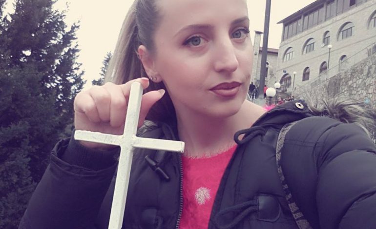 “O SHPIRTI I VLLAIT…”/ Efektives i shpërtheu mina, familjarët vajtojnë në profilin e saj (FOTOT)