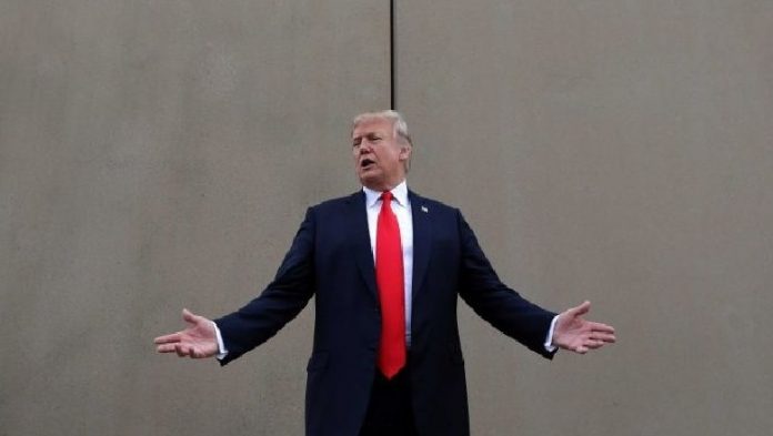 “LUFTË” E RE TREGTARE/ Trump kërkon RRITJEN e tarifave për produktet ”Made in China”