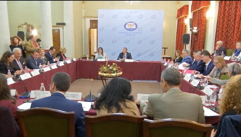 MERR PJESË OPOZITA E RE/ Mblidhet Komisioni i Posaçëm për Reformën Zgjedhore