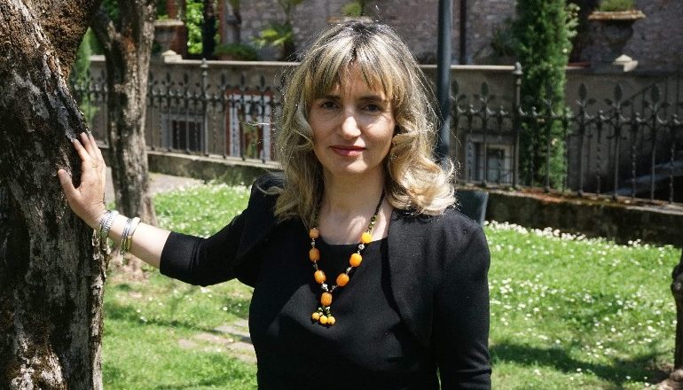 “PËR GJUHËN E HUAJ”/ Poetja shqiptare Irma Kurti merr çmim të parë në Itali