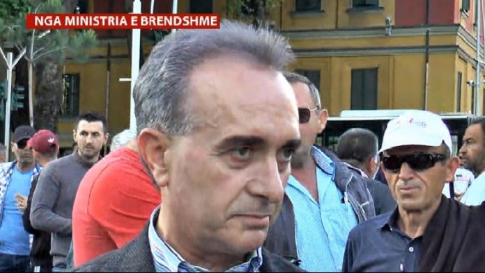 PROTESTA/ Habit kreu i PD-së së Fierit: Nuk kemi përdorur molotov, por mos të presin që të hedhim lule