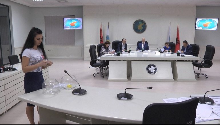 ZGJEDHJET E 30 QERSHORIT/ Miratohet fleta e votimit, Veliaj numri dy…