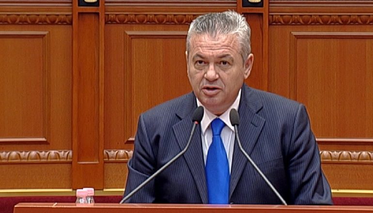 “KANË BANJO EDHE PËR MACEN”/ Murrizi “gjen” vilën e Metës dhe Kryemadhit në Gjirin e Lalzit
