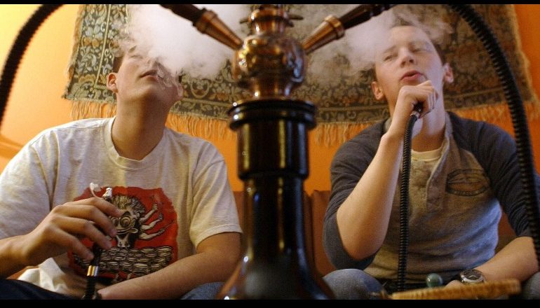 PROJEKTLIGJI I RI/ Hiqen nga tregu cigaret elektronike, JO në ambiente…