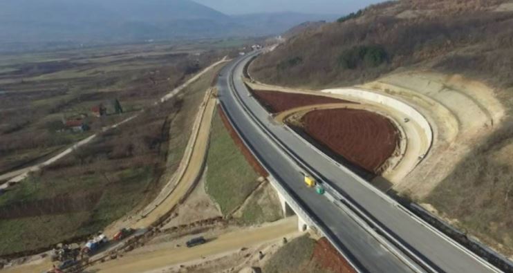 “NDËRTIMI MË I VËSHTIRË NË…”/ Zaev dhe Vuçiç hapin autostradën Shkup-Beograd