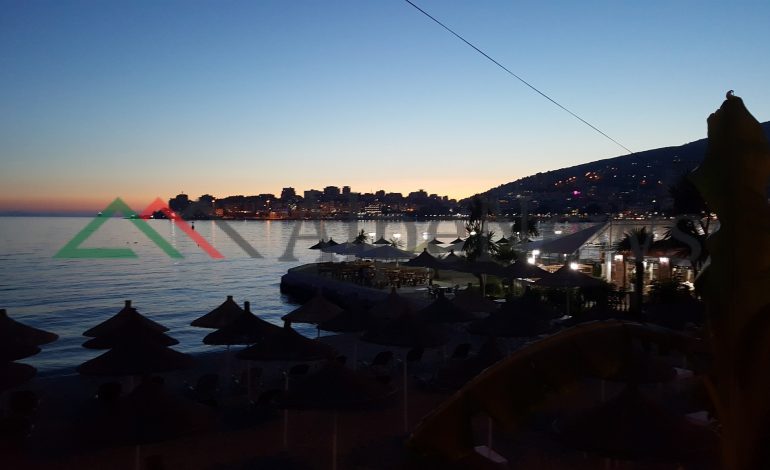 “AFËR DETIT, AFËR MBRETIT”/ Pamjet fantastike nga Saranda përgjatë mbrëmjes