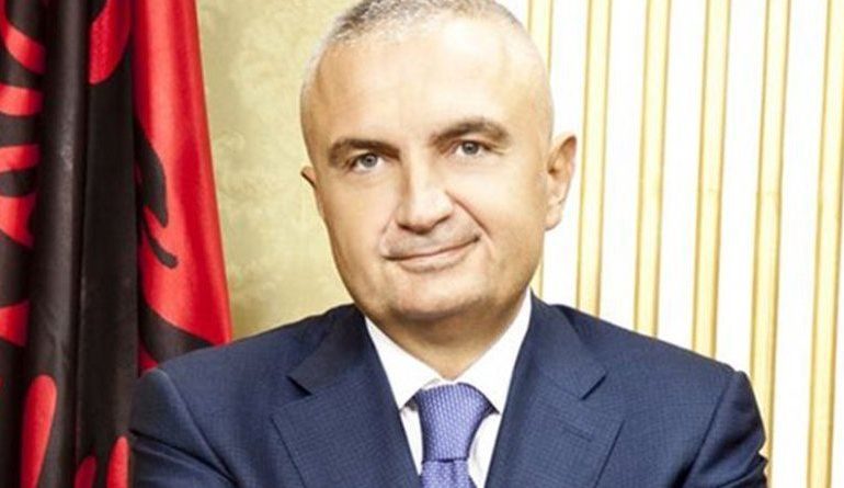 Kur hiqen maskat, ose kur Presidenti bëhet zëdhënës i protestës!
