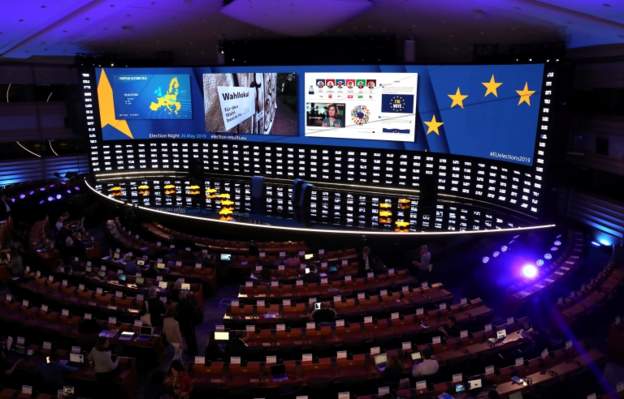 NATË E GJATË NË BRUKSEL/ PPE dhe PSE humbin vende në Parlamentin Europian