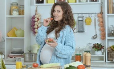 NGA PERIMET TEK.../ Çfarë ushqimesh duhet të konsumojnë gratë shtatzëna për të lindur një fëmijë të shëndetshëm