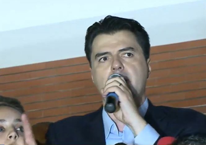 PROTESTA/ Basha dhe protesuesit zgjasin vetëm 1 ORË E GJYS: Shqiptarët na u bashkuan