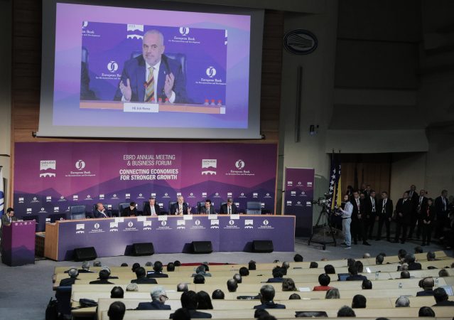 “TË INVESTOSH NË BALLKAN”/ Rama në takimin e BERZH:Të kemi modelin tonë të Shengen