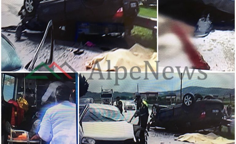 PO KTHEHESHIN NGA NJË “SEBEP”/ Aksidenti në Peqin, pamje të tronditëse. Humb jetën një grua dhe plagosen… (FOTO)