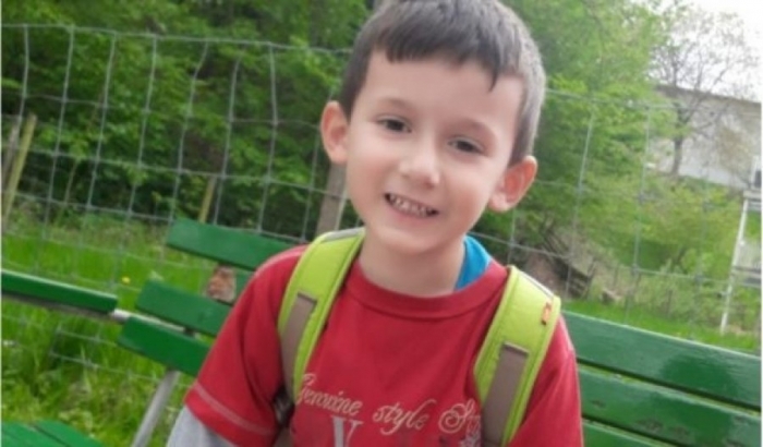 U ZHDUK NGA SYTË E TË ËMËS NË PARKUN E LOJRAVE/ Gjendet i mbytur 4 vjeçari shqiptar në Zvicër