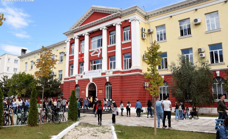 ZBARDHET UDHËZIMI/ Ja si do të pranohen studentët e rinj dhe kushtet…