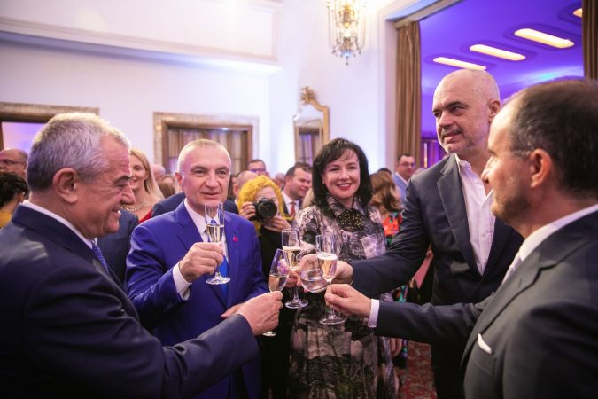 “DITA E EUROPËS”/ Presidenti Meta ngre gotat me Ramën e Sorecën