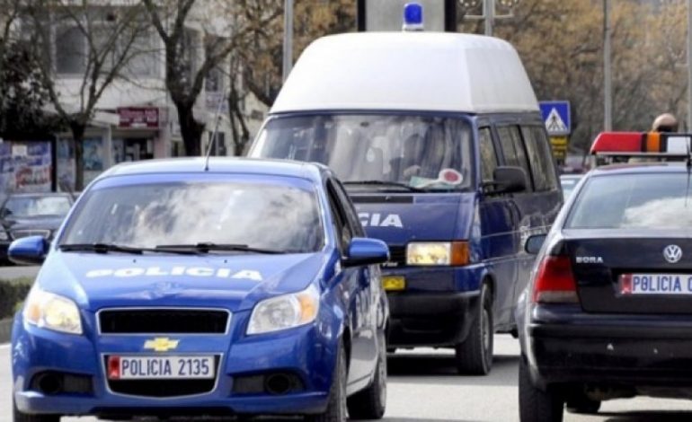 KONTROLLI I LOKALIT NË SHKODËR/ Policia kap “mat” 2 shpëndarësit e drogës kur…