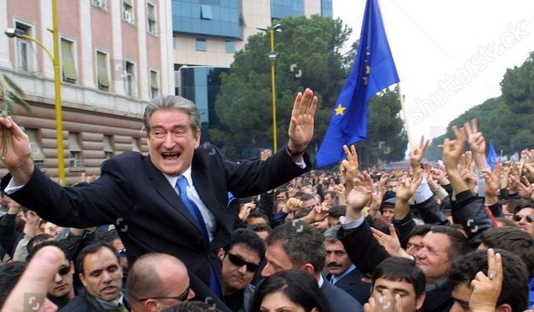 BERISHA THOTË SE NUK HAPEN NEGOCIATAT/ Qytetari: Urime doktor, ia arrite. MJER ne