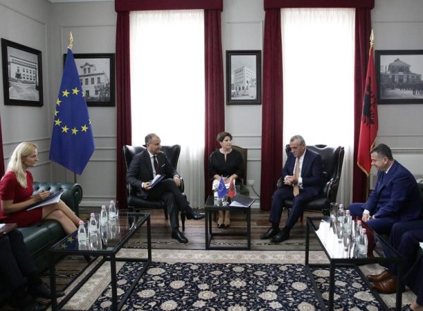 I DORËZON RAPORTIN E KE-SË RUÇIT/ Soreca: Ja arsyeja kryesore e rekomandimit pozitiv