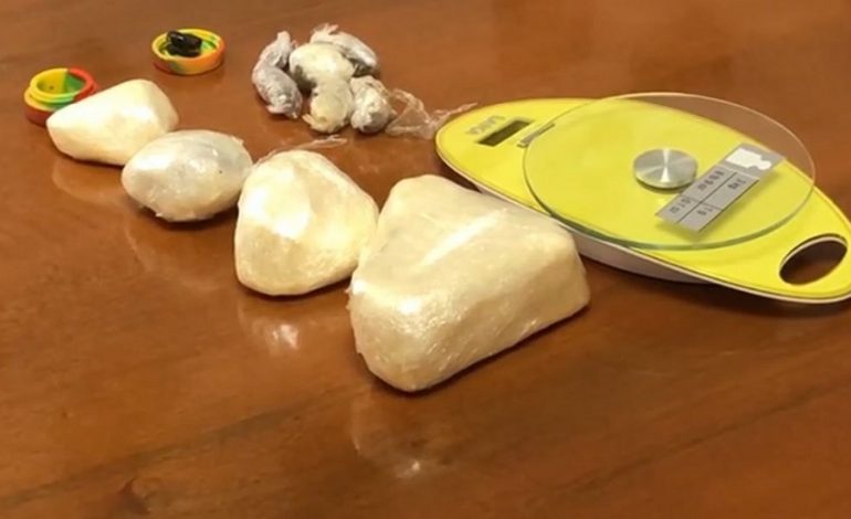 GABIMI I KUSHTON “PRANGAT” SHQIPTARIT/ Kapet me 40 mijë euro kokainë të pastër, pas vizitave të shpeshta në…