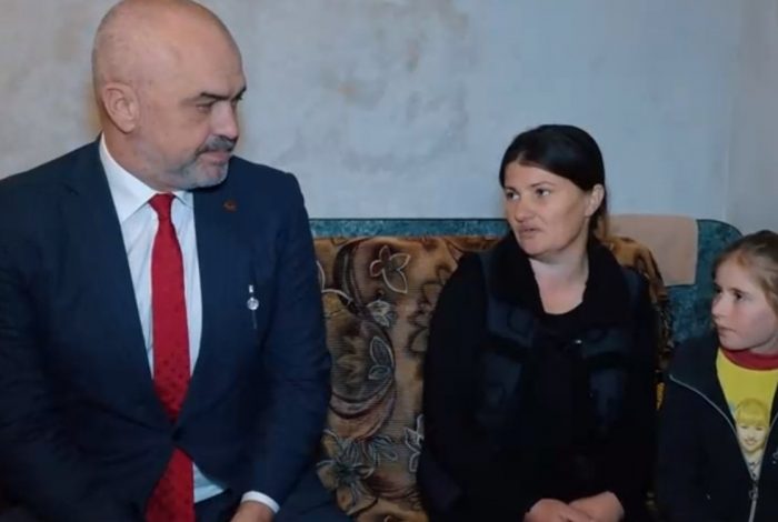 JETONTE NË KUSHTE TË VËSHTIRA/ Rama ZBULON ca ka ndodhur me gruan dhe 3 VAJZAT jetime (VIDEO)