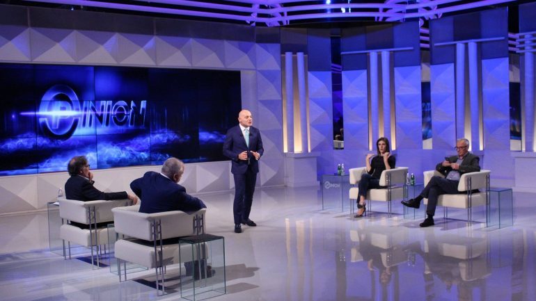 REPLIKAT/ Artan Hoxha përplaset me Mark Markun: Je dhe pedagog i gazetarisë. Marku: Ti punon për shërbimet… (VIDEO)