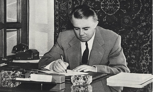 DOKUMENTI ME EMRAT/ Enver Hoxha: Si i pushkatuam para reparteve partizane 14 ballista e legalista