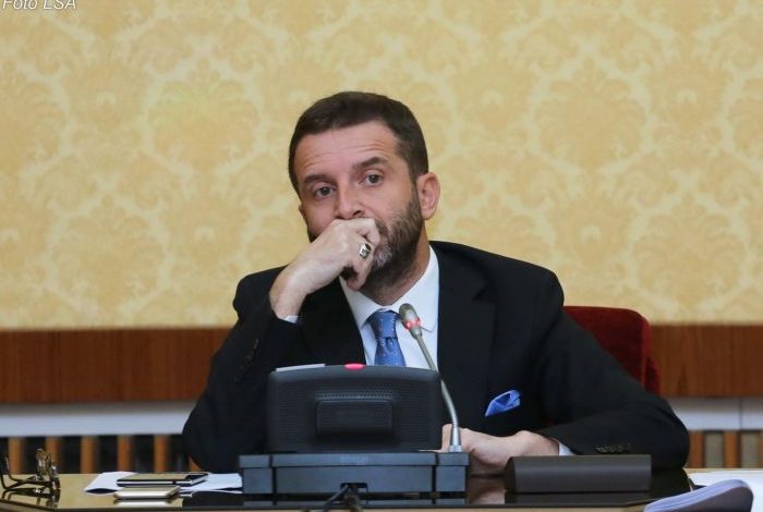 PJESËMARRJA NË PROTESTËN E OPOZITËS/ Braçe: Qesharake deri në dhimbje