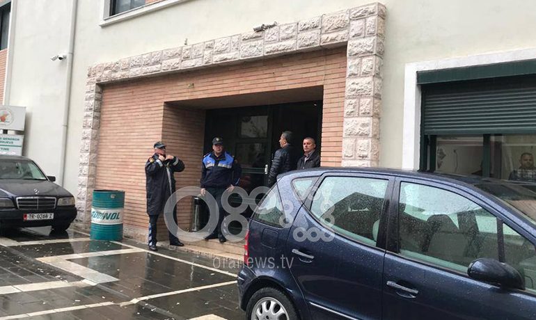 SKENARI I PROTESTËS SË OPOZITËS/ Policia merr në mbrojtje edhe KQZ-në