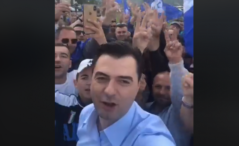 ASNJË REAGIM PËR NEGOCIATAT/ Basha nga Fieri: Po më presin mijëra qytetarë