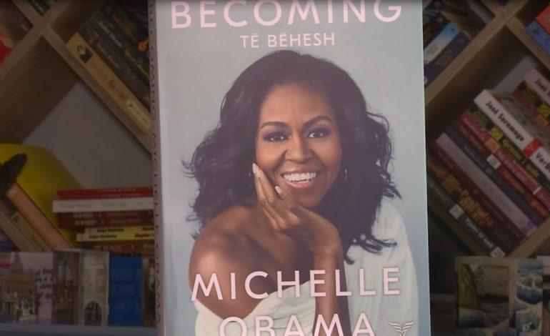 REKORDI/ Autobiografia e Michelle Obama, libri me mbi 10 milion kopje