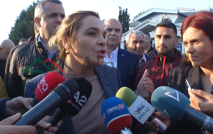 “DUAM ZEMRAT E SHQIPTARËVE”/ Kryemadhi: Do doja të mos përshkallëzohej protesta, por prisni se nuk keni parë gjë akoma